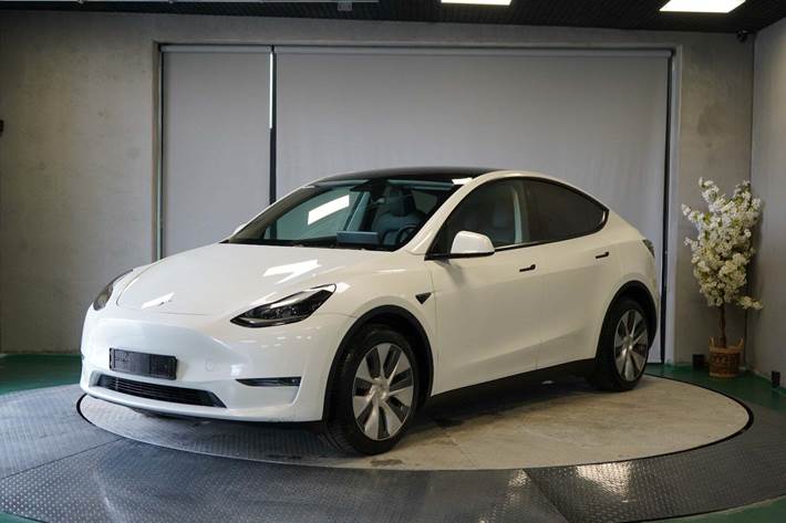 undefined Tesla Model Y fra 2023