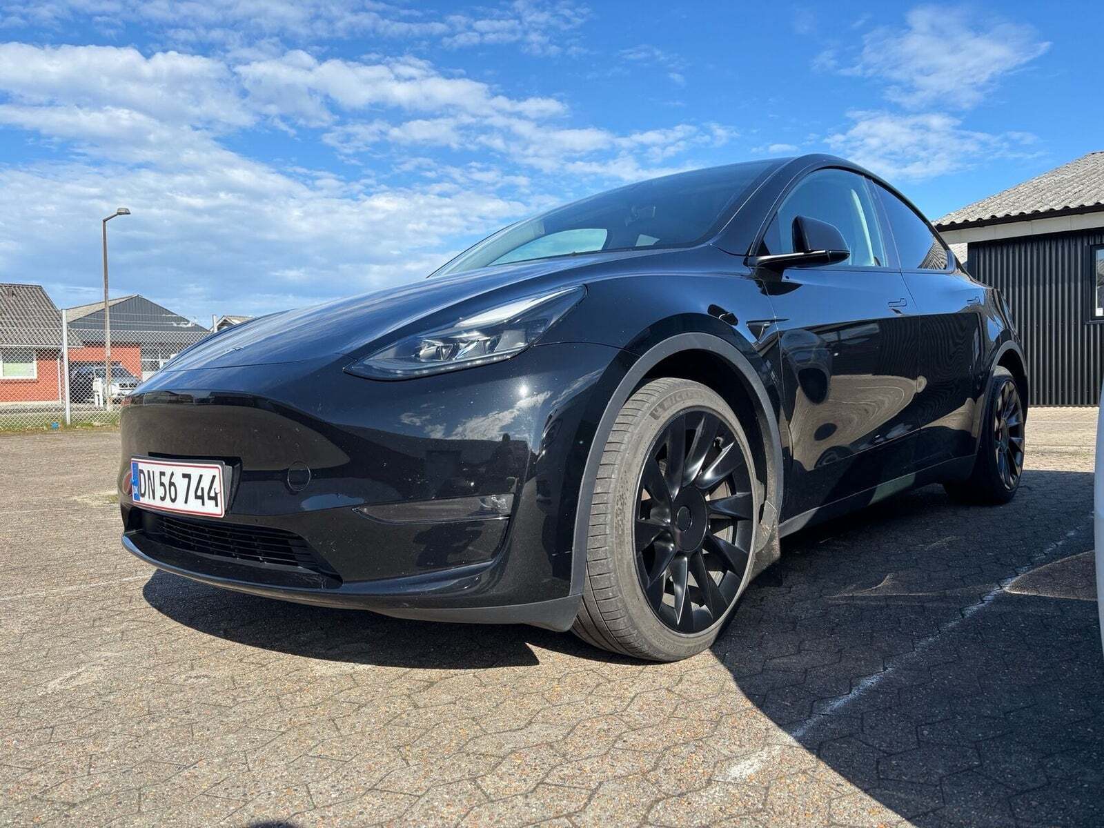 Tesla Model Y Long Range AWD