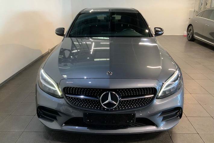 Grå Mercedes C220 d fra 2019