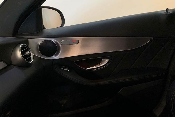 Grå Mercedes C220 d fra 2019