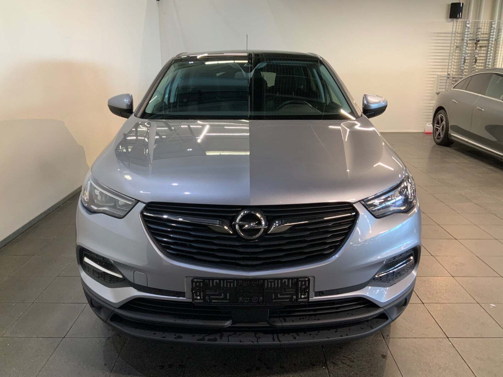 Sølv Opel Grandland X fra 2020