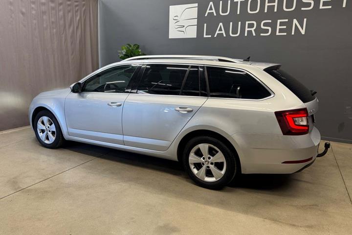 Sølv Skoda Octavia fra 2020