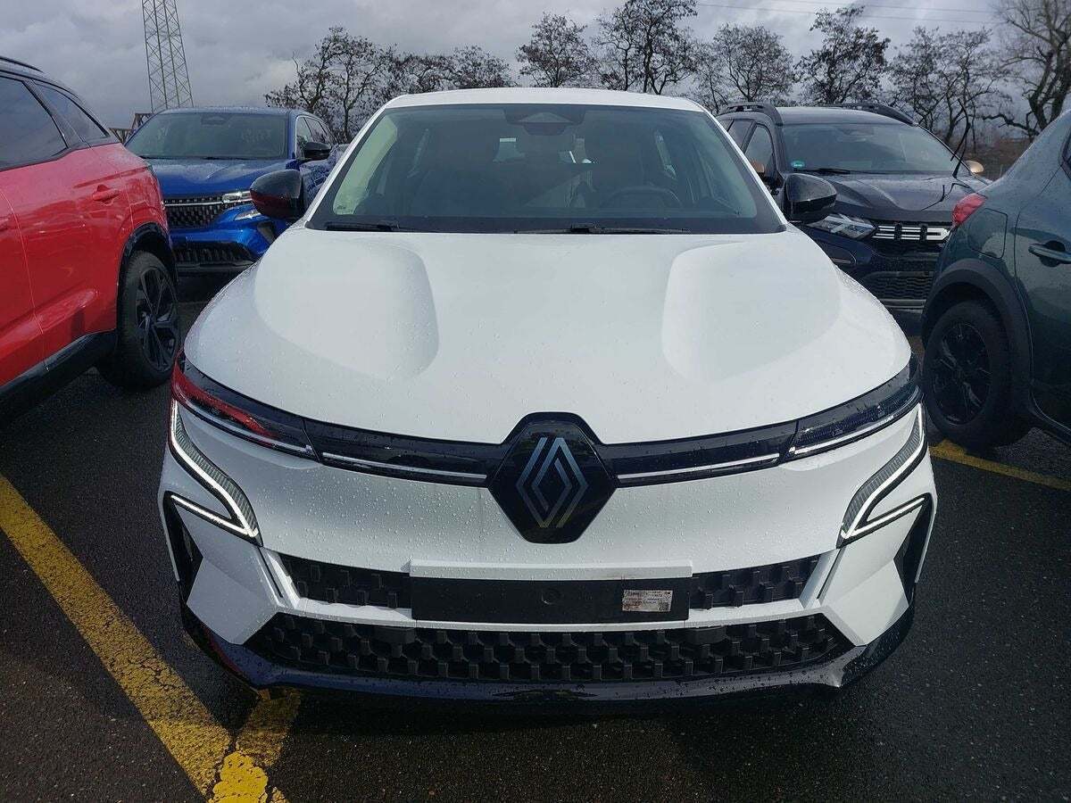Hvid Renault Megane E-Tech fra 2023