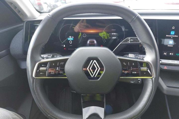 Hvid Renault Megane E-Tech fra 2023