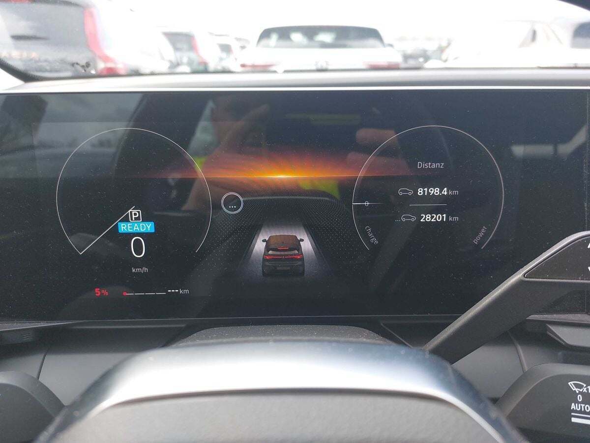 Hvid Renault Megane E-Tech fra 2023
