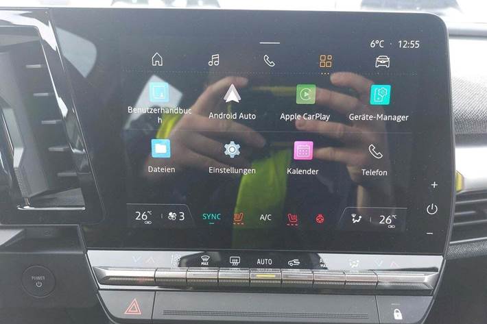 Hvid Renault Megane E-Tech fra 2023