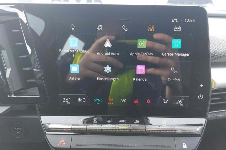 Hvid Renault Megane E-Tech fra 2023