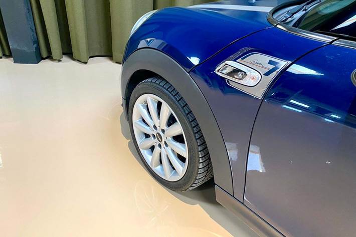 Blå Mini Cooper SD fra 2017