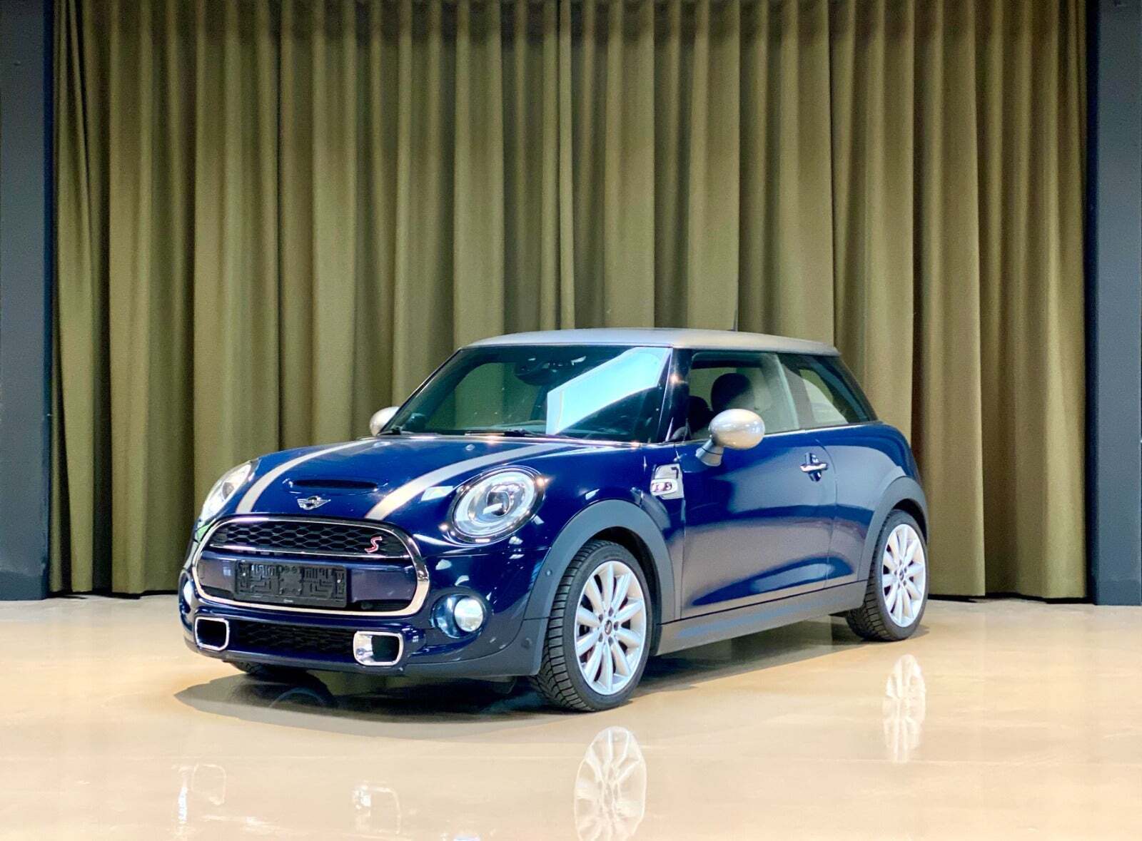 Blå Mini Cooper SD fra 2017