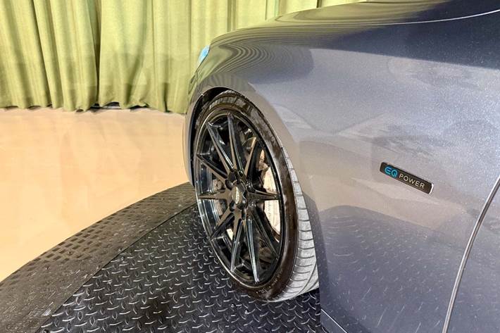 Grå Mercedes E300 de fra 2019