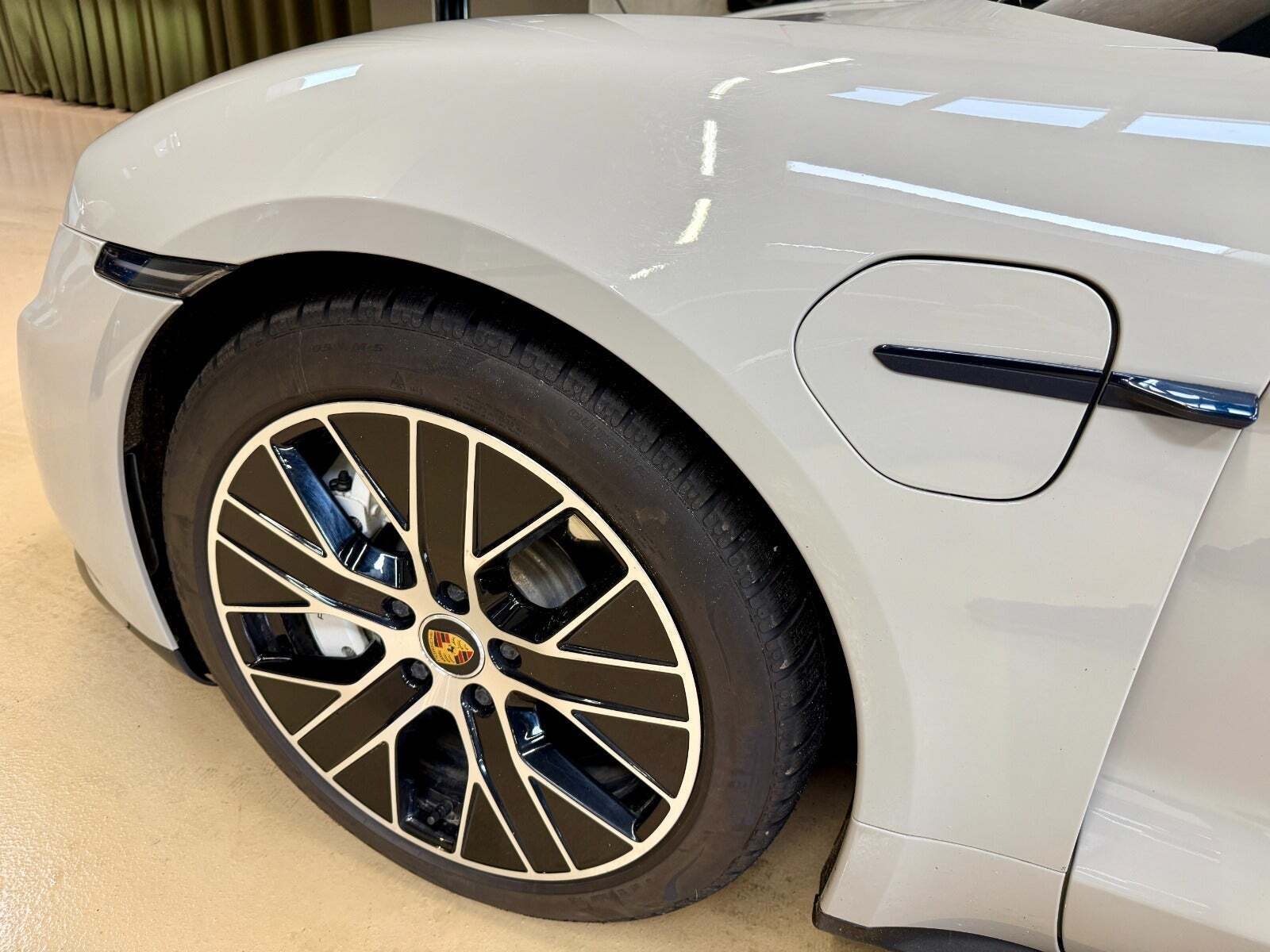 Porsche Taycan Turbo Performance+