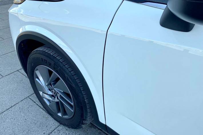 Hvid Nissan Qashqai fra 2023