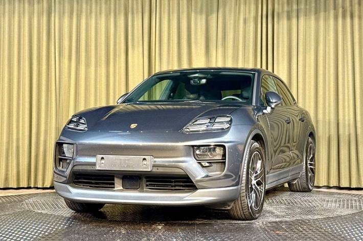 Grå Porsche Macan fra 2025