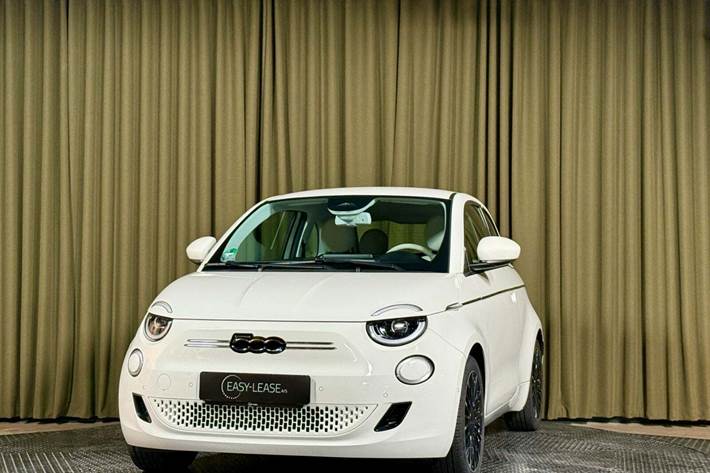 Hvid Fiat 500e fra 2023
