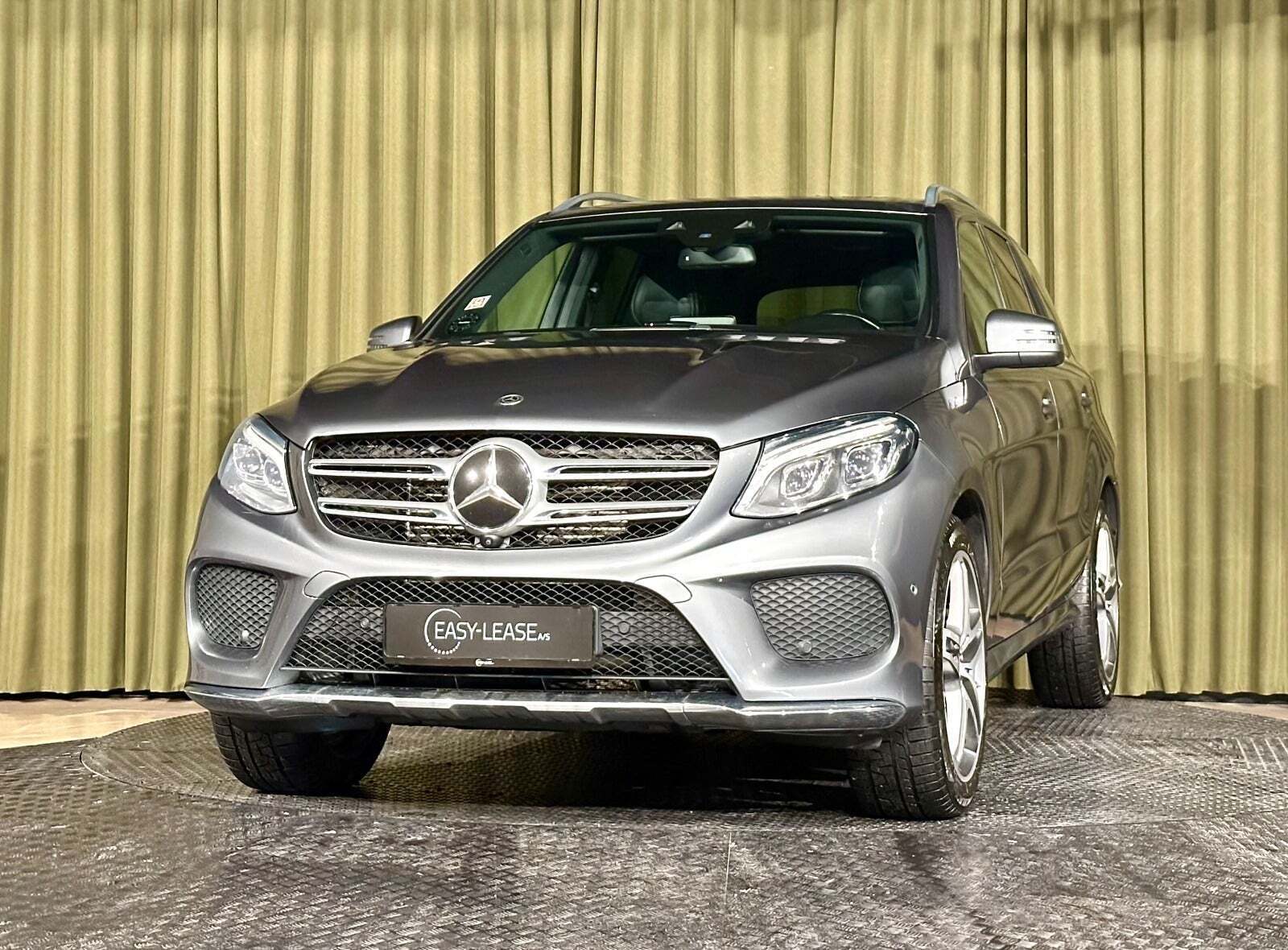 Grå Mercedes GLE350 d fra 2017
