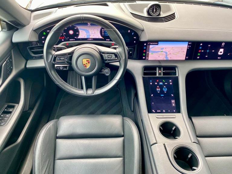 Porsche Taycan 4 Performance+ Cross Turismo