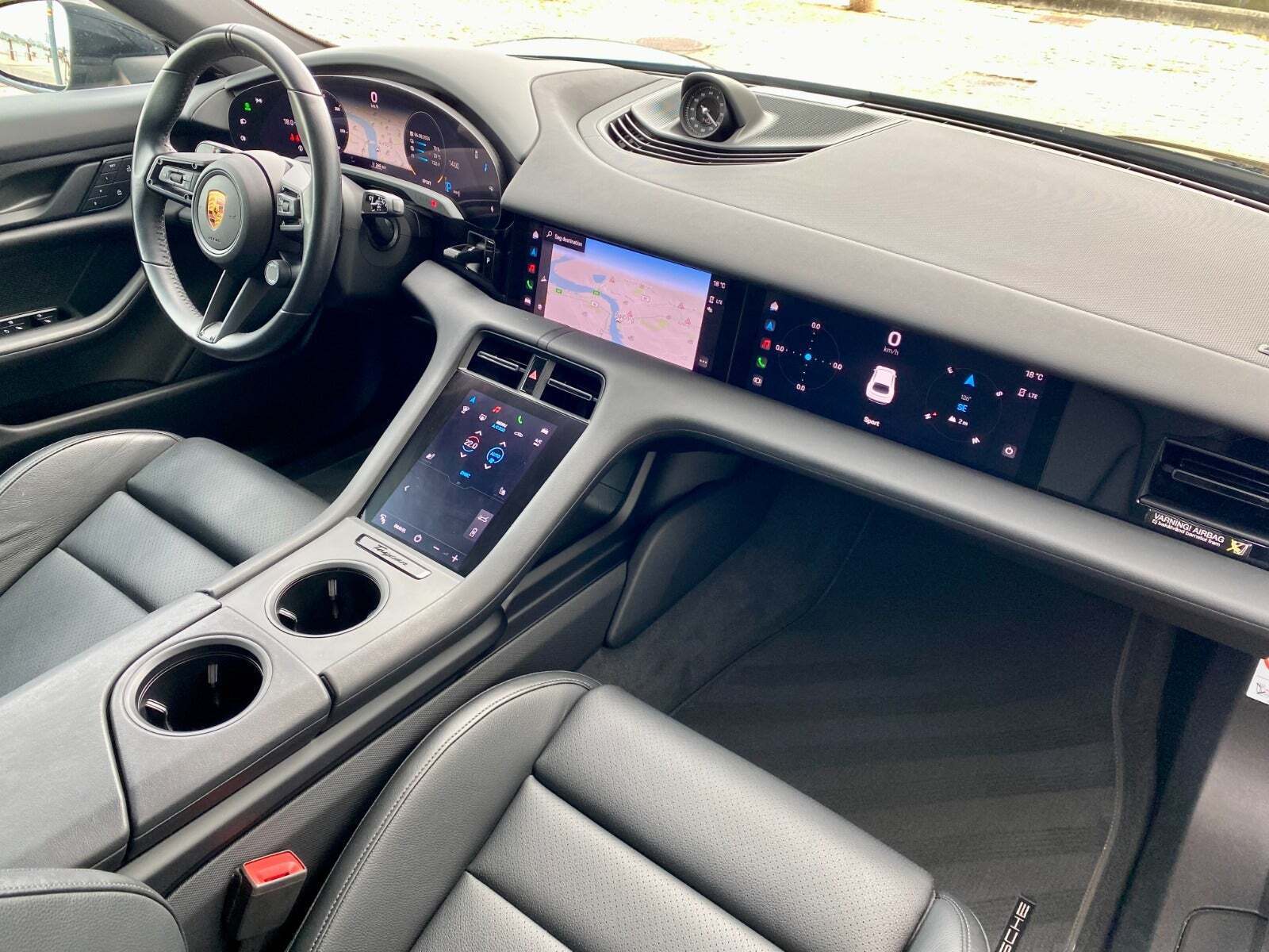 Porsche Taycan 4 Performance+ Cross Turismo