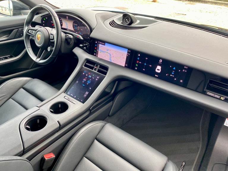 Porsche Taycan 4 Performance+ Cross Turismo