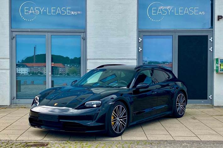 Sort Porsche Taycan 4 fra 2021