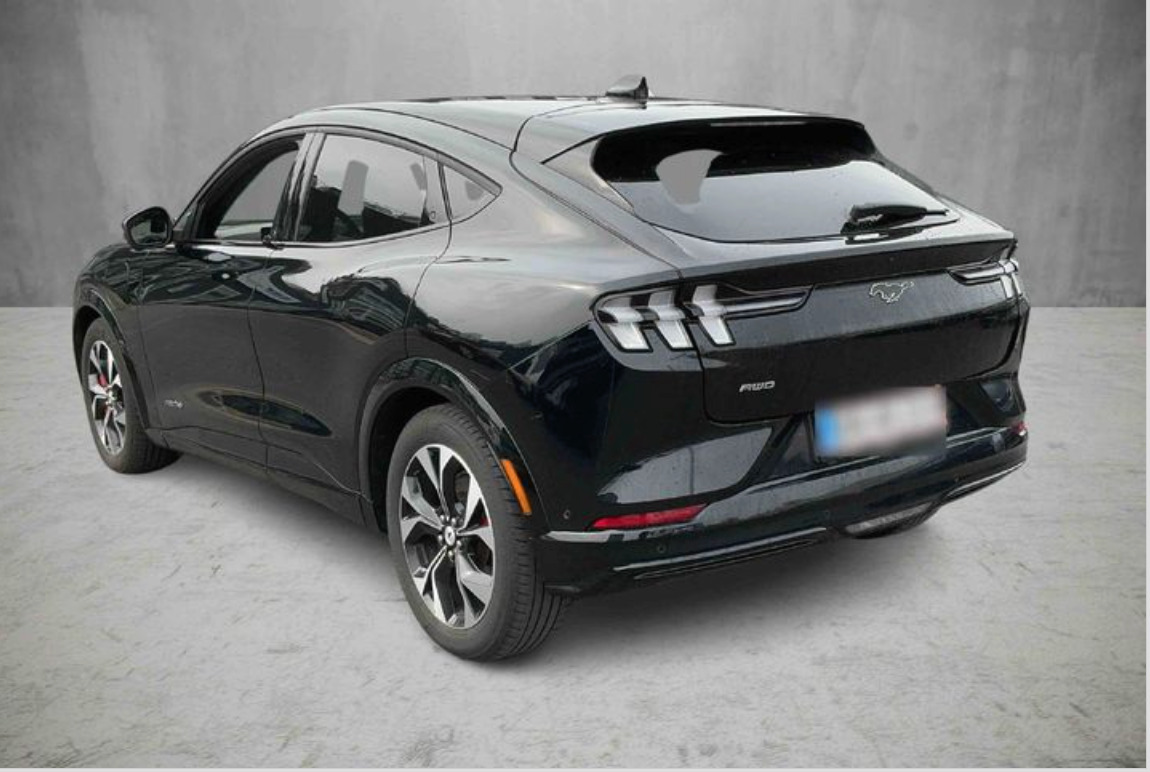 Ford Mustang Mach-E 70 Premium Standard Range AWD