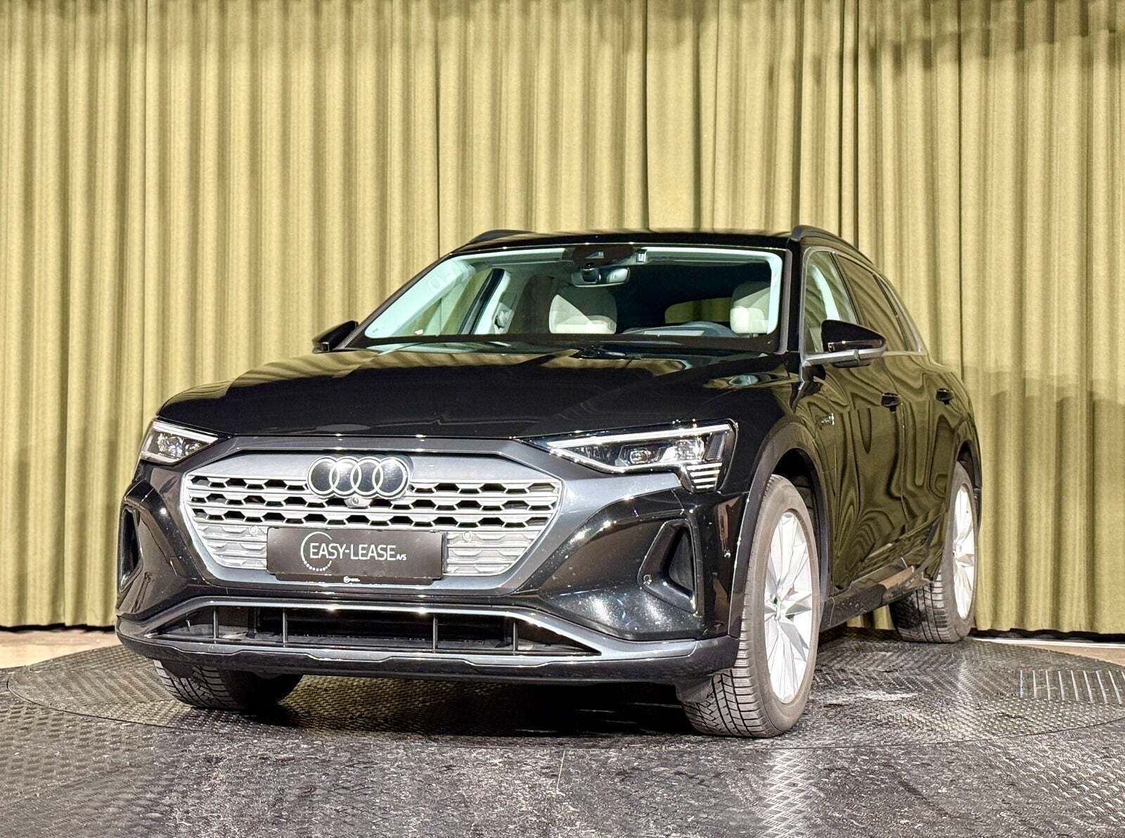 Sort Audi Q8 e-tron fra 2024