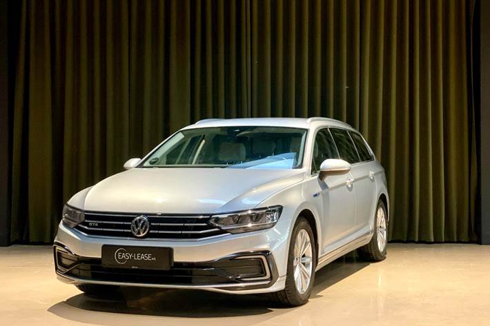 Sølv VW Passat fra 2019