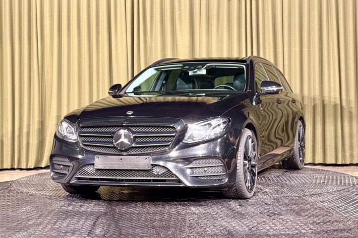 Sort Mercedes E400 d fra 2019