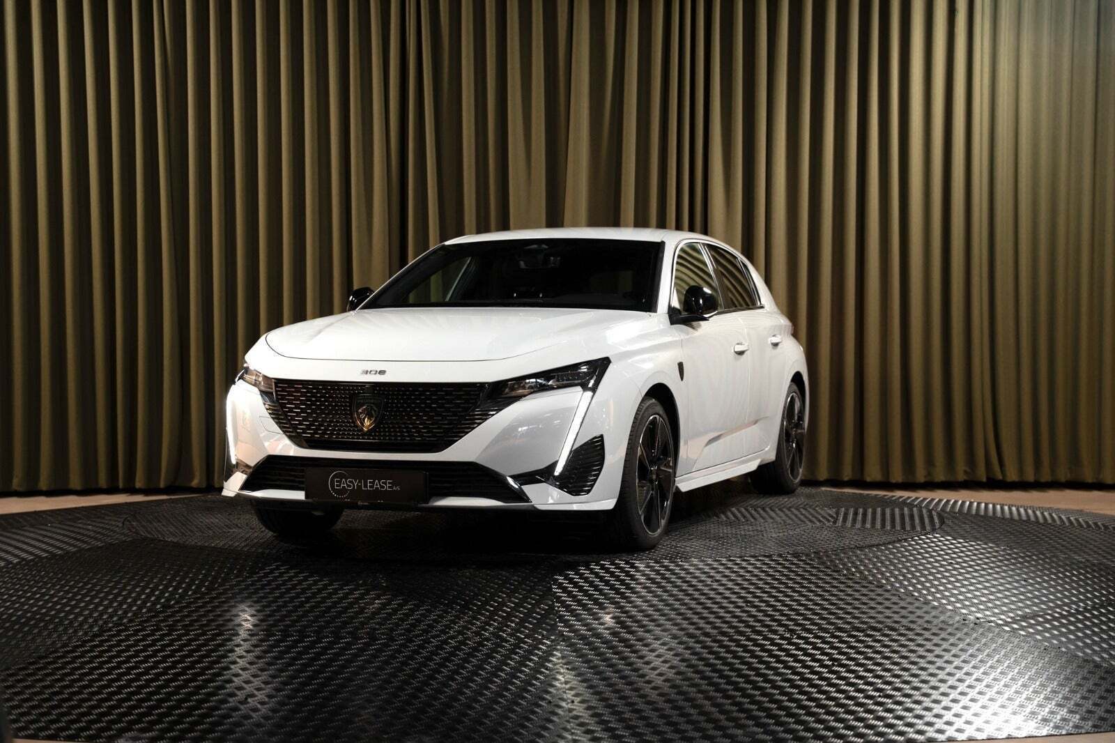 Hvid Peugeot E-308 fra 2024