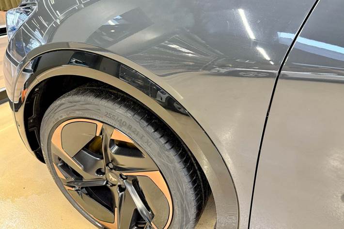 Grå Cupra Tavascan fra 2024