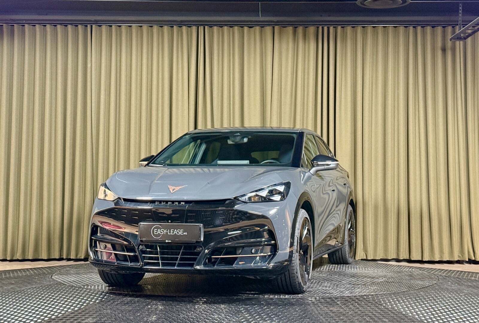 Grå Cupra Tavascan fra 2024