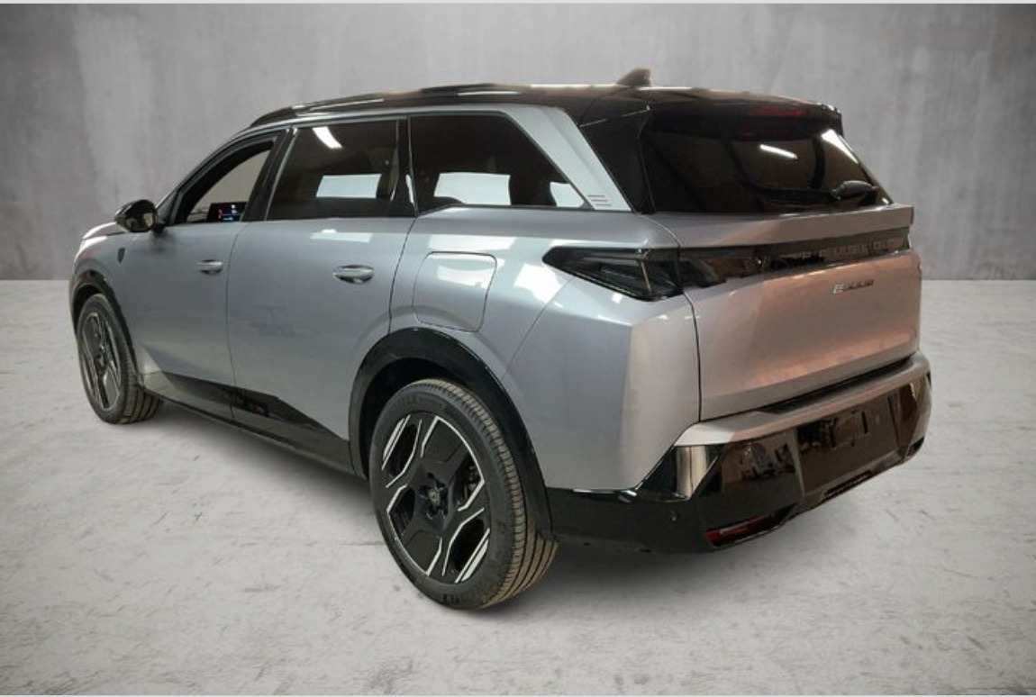 Peugeot e-5008 77 GT 7prs