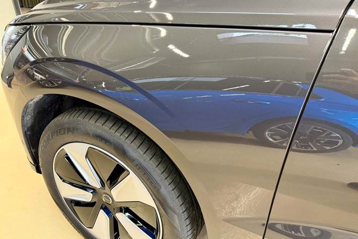 Grå Volvo EX90 fra 2025