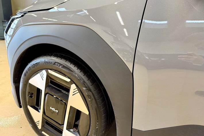 Grå Kia EV3 fra 2025