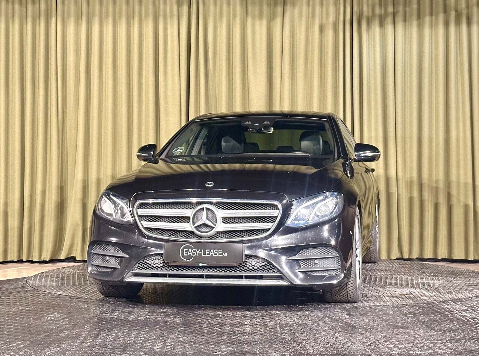 Sort Mercedes E220 d fra 2017