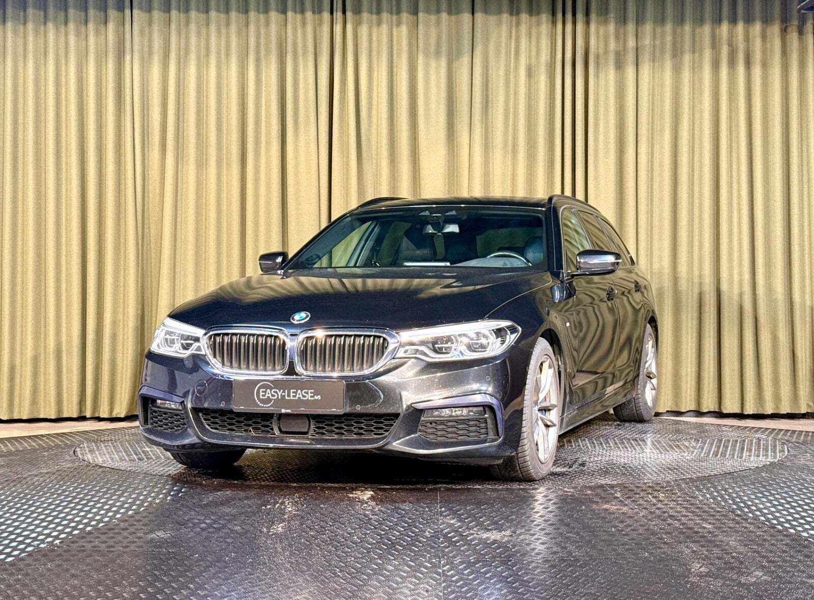 Sort BMW 530d fra 2019