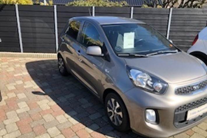 Grå Kia Picanto fra 2016