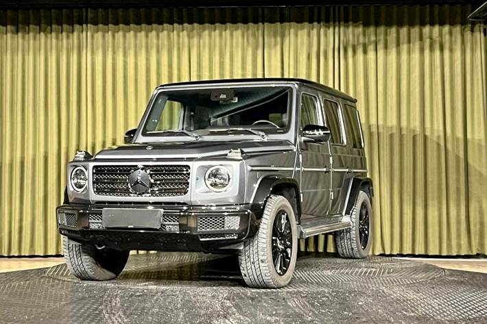 Grå Mercedes G350 d fra 2020