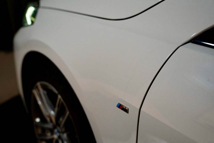 Hvid BMW 118d fra 2020