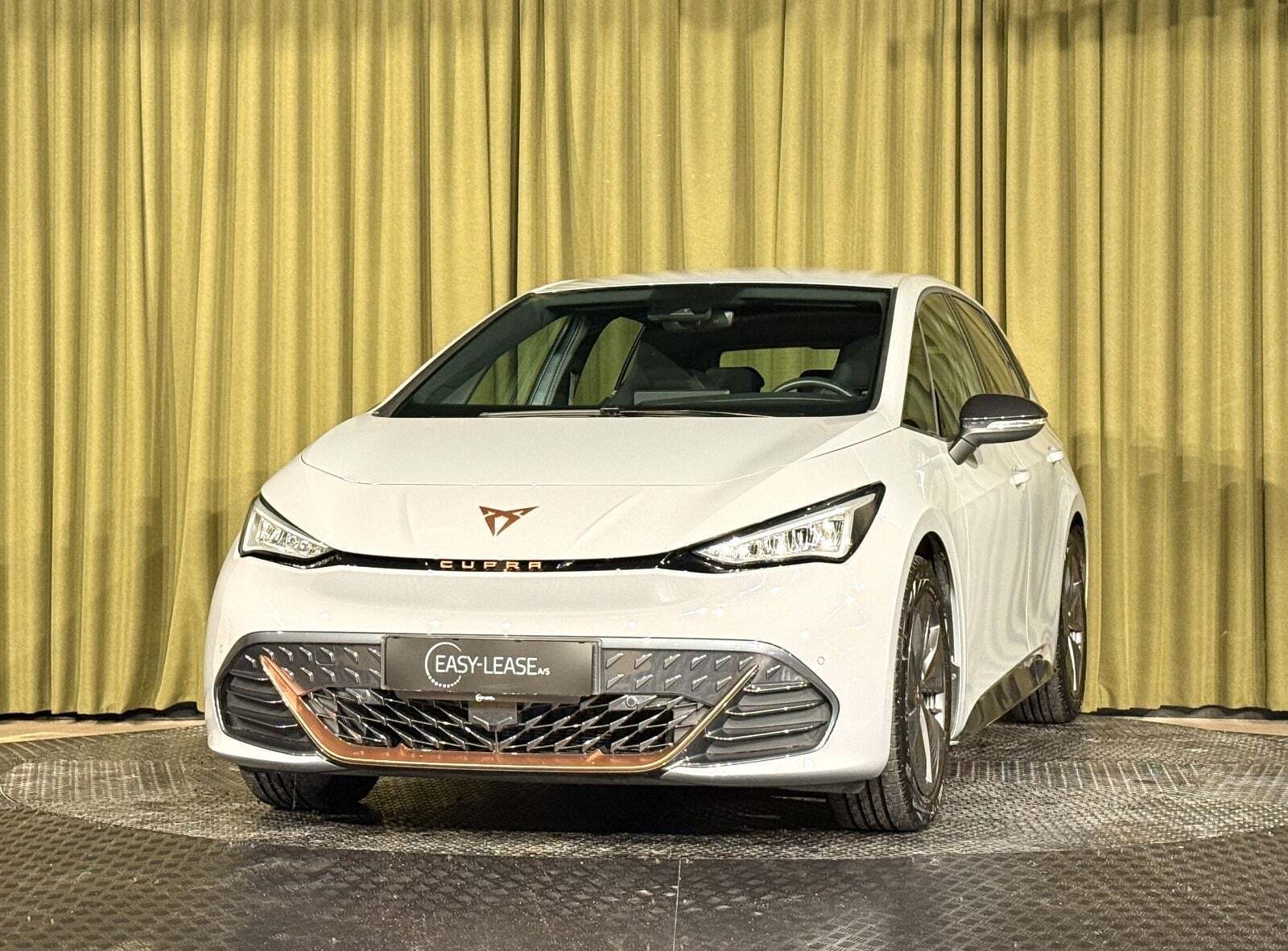 Grå Cupra Born fra 2024