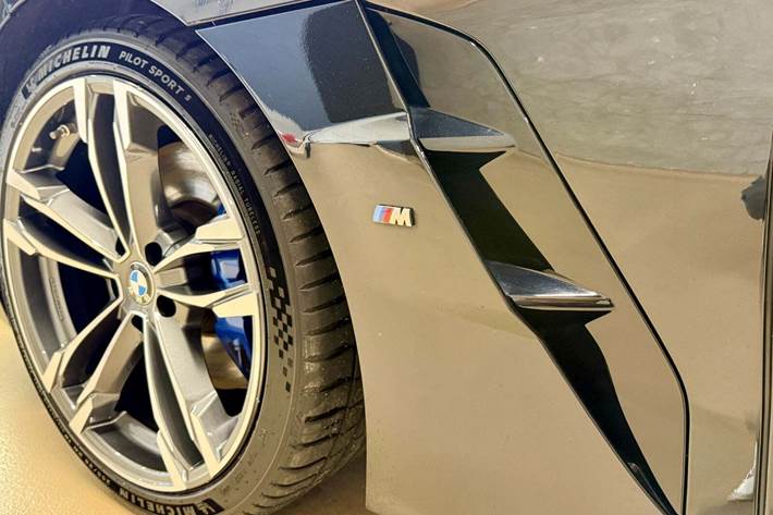 Sort BMW Z4 fra 2023