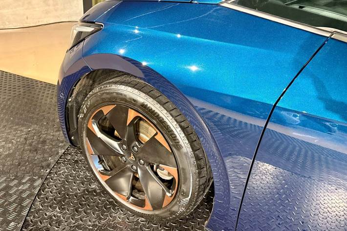 Blå Cupra Born fra 2022