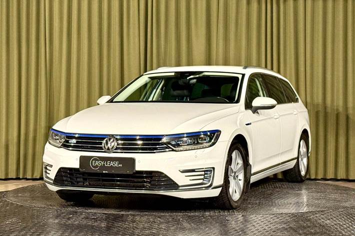 Hvid VW Passat fra 2018
