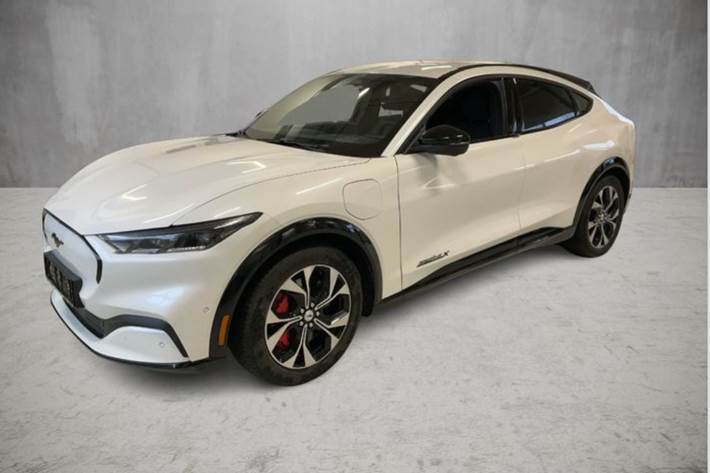 Hvid Ford Mustang Mach-E fra 2023