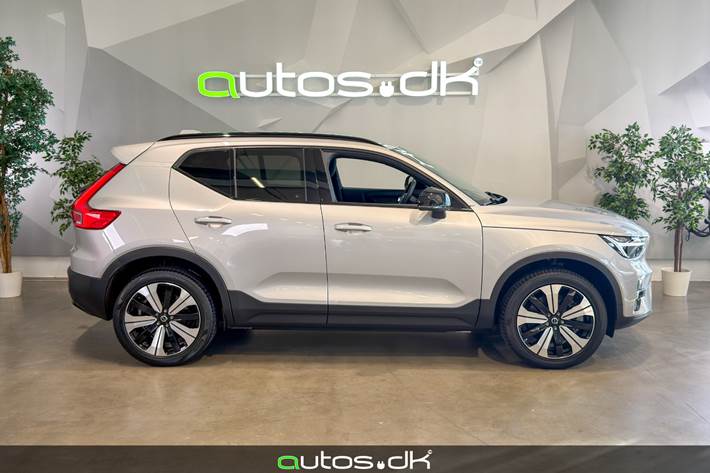 Sølv Volvo XC40 fra 2023