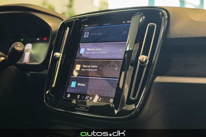 Sølv Volvo XC40 fra 2023