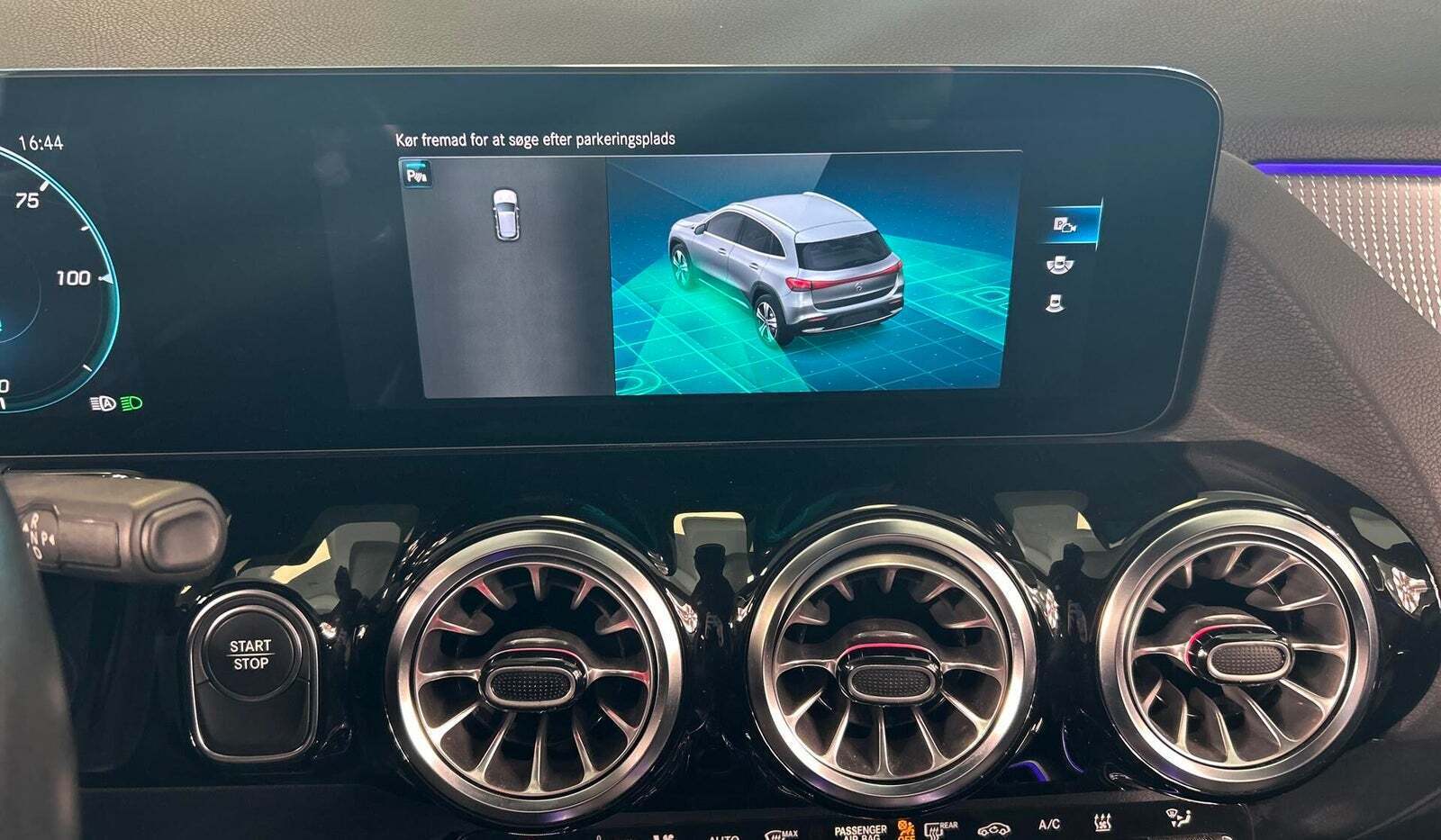 Sort Mercedes EQA250 fra 2021