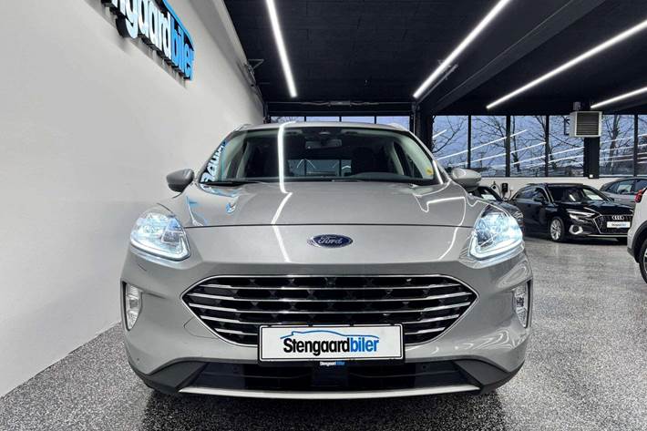 Rød Ford Kuga fra 2020