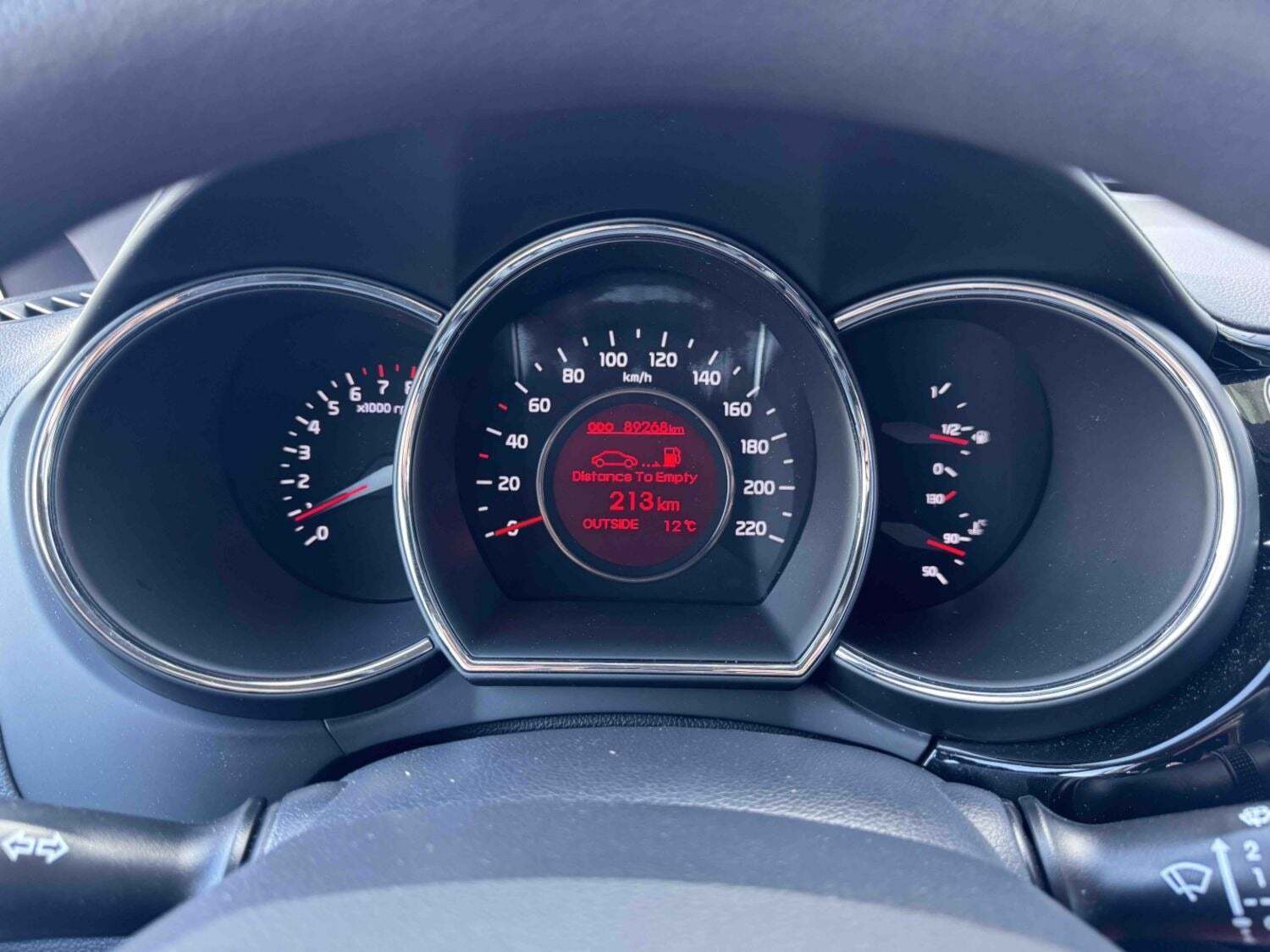 Grå Kia Rio fra 2016