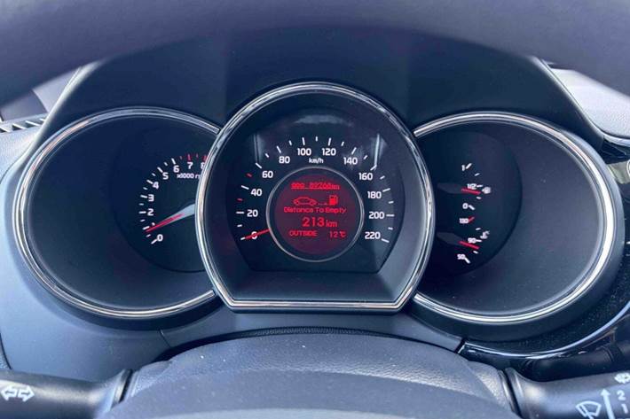 Grå Kia Rio fra 2016