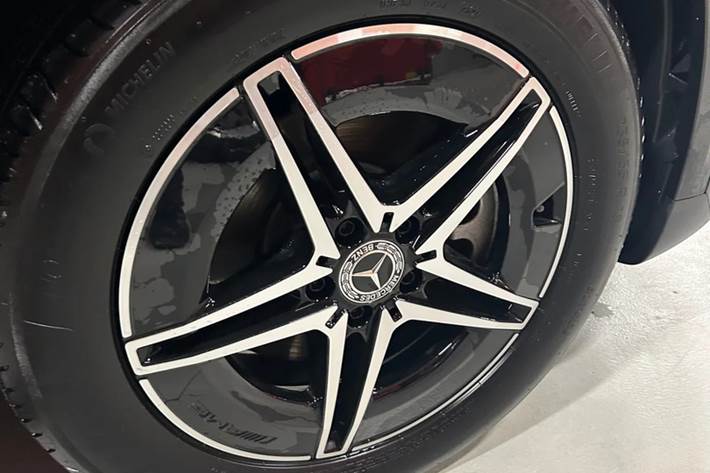 Sort Mercedes EQA250+ fra 2024